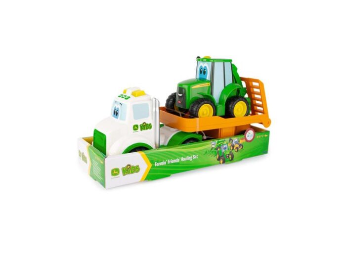 Odtahovák John Deere s traktorem